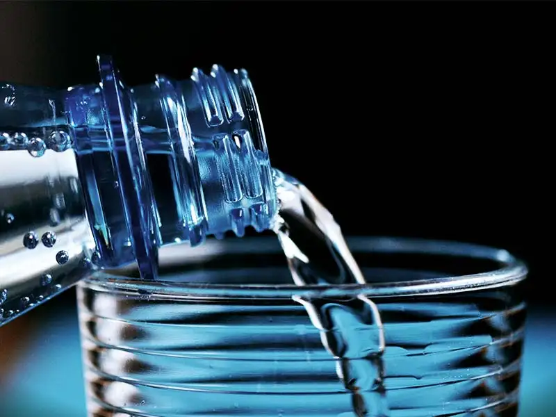 Wasser Flasche Glas